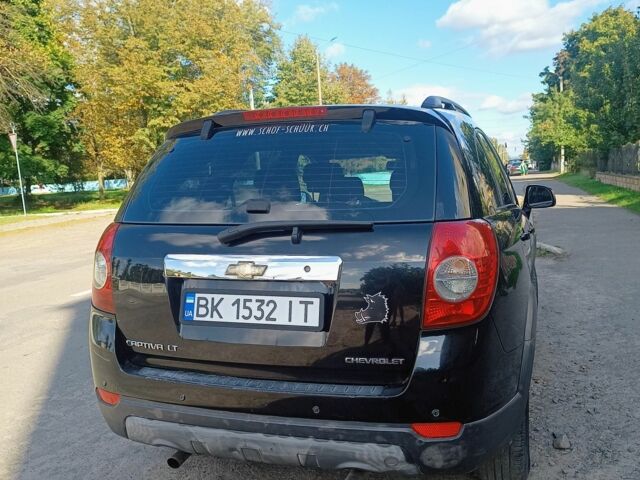 Чорний Шевроле Каптіва, об'ємом двигуна 2 л та пробігом 293 тис. км за 5464 $, фото 2 на Automoto.ua