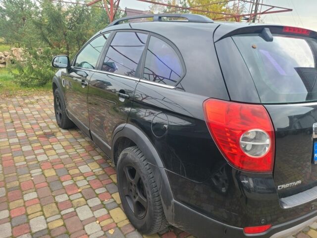 Черный Шевроле Каптива, объемом двигателя 2 л и пробегом 280 тыс. км за 4100 $, фото 4 на Automoto.ua