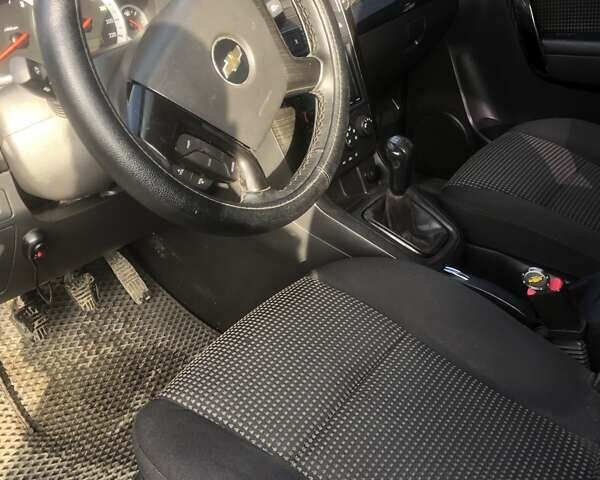 Черный Шевроле Каптива, объемом двигателя 2.41 л и пробегом 282 тыс. км за 6700 $, фото 8 на Automoto.ua