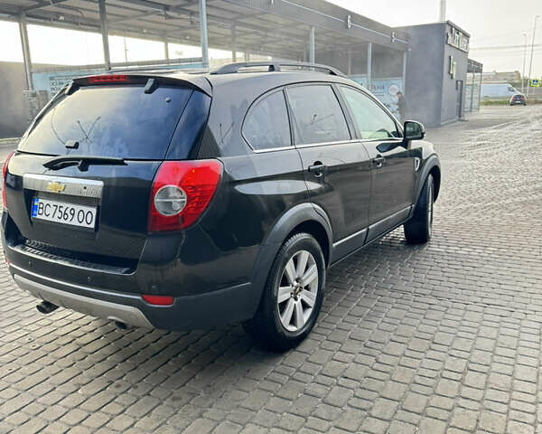 Черный Шевроле Каптива, объемом двигателя 2 л и пробегом 236 тыс. км за 8000 $, фото 4 на Automoto.ua