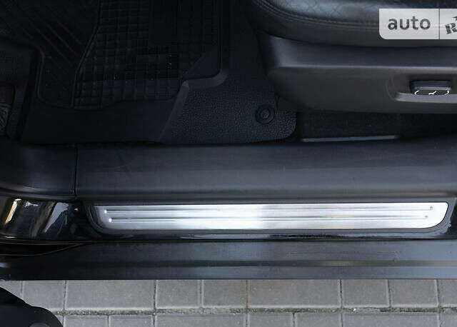 Черный Шевроле Каптива, объемом двигателя 2 л и пробегом 216 тыс. км за 8500 $, фото 31 на Automoto.ua