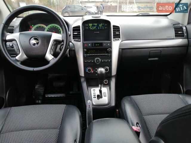 Чорний Шевроле Каптіва, об'ємом двигуна 2 л та пробігом 212 тис. км за 9450 $, фото 66 на Automoto.ua