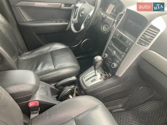 Чорний Шевроле Каптіва, об'ємом двигуна 2.4 л та пробігом 153 тис. км за 8000 $, фото 10 на Automoto.ua