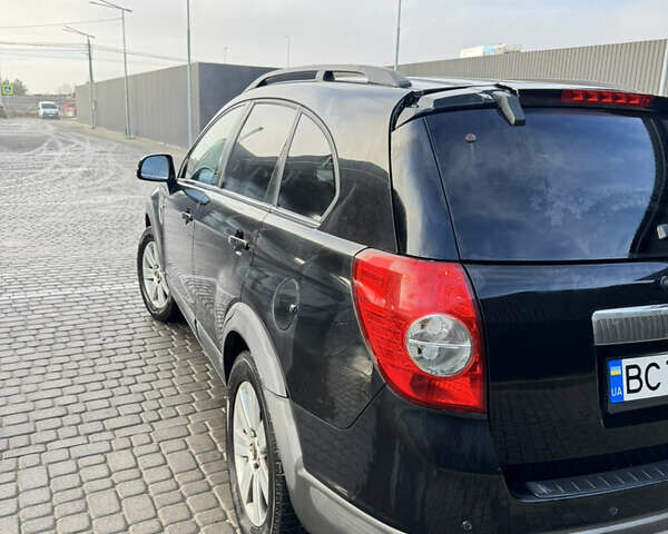 Черный Шевроле Каптива, объемом двигателя 2 л и пробегом 236 тыс. км за 8000 $, фото 5 на Automoto.ua