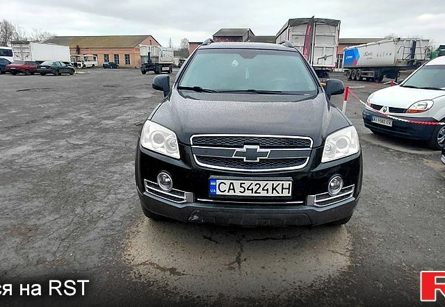 Черный Шевроле Каптива, объемом двигателя 2.4 л и пробегом 237 тыс. км за 5600 $, фото 1 на Automoto.ua