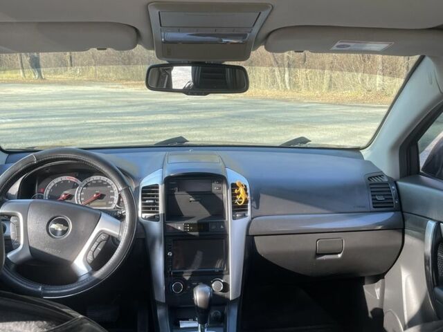 Черный Шевроле Каптива, объемом двигателя 2 л и пробегом 245 тыс. км за 10450 $, фото 7 на Automoto.ua