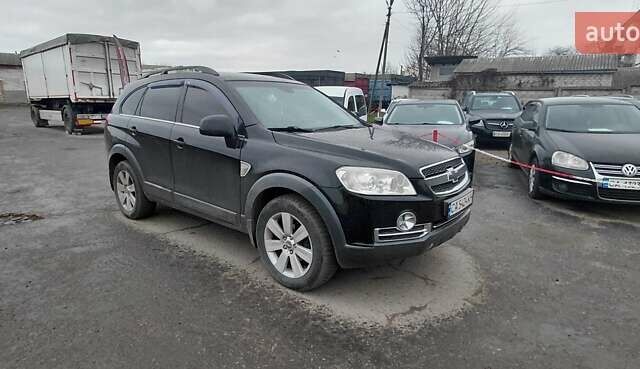 Черный Шевроле Каптива, объемом двигателя 2.4 л и пробегом 247 тыс. км за 5650 $, фото 2 на Automoto.ua