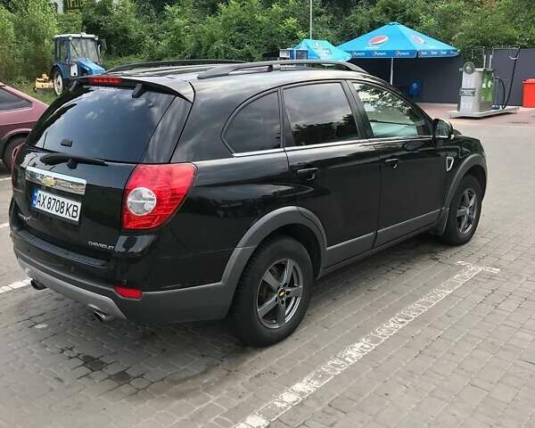 Чорний Шевроле Каптіва, об'ємом двигуна 2 л та пробігом 240 тис. км за 8950 $, фото 3 на Automoto.ua