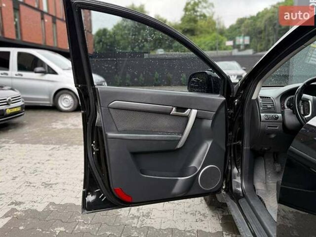 Черный Шевроле Каптива, объемом двигателя 2.41 л и пробегом 184 тыс. км за 8900 $, фото 6 на Automoto.ua