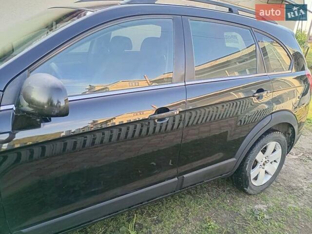 Черный Шевроле Каптива, объемом двигателя 2.4 л и пробегом 298 тыс. км за 7200 $, фото 1 на Automoto.ua