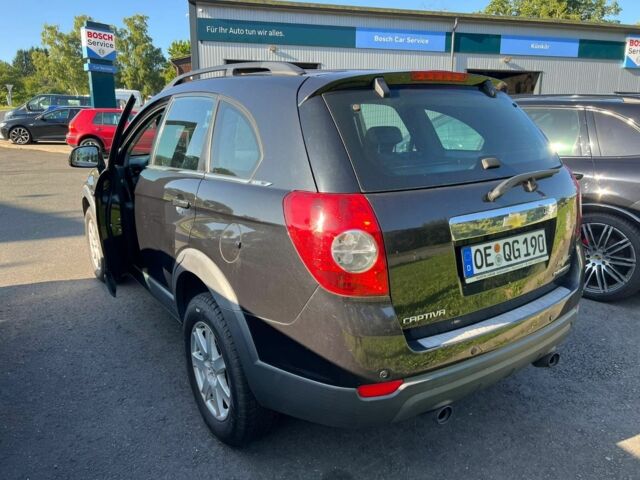 Черный Шевроле Каптива, объемом двигателя 2.4 л и пробегом 250 тыс. км за 5000 $, фото 2 на Automoto.ua