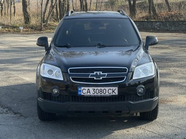Черный Шевроле Каптива, объемом двигателя 2 л и пробегом 245 тыс. км за 10450 $, фото 1 на Automoto.ua