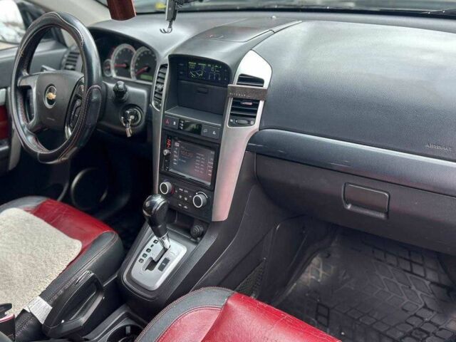 Черный Шевроле Каптива, объемом двигателя 2 л и пробегом 177 тыс. км за 9500 $, фото 17 на Automoto.ua