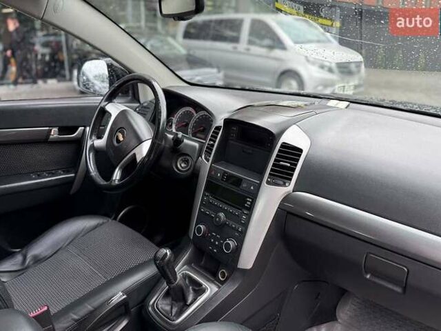 Черный Шевроле Каптива, объемом двигателя 2.41 л и пробегом 184 тыс. км за 8900 $, фото 19 на Automoto.ua