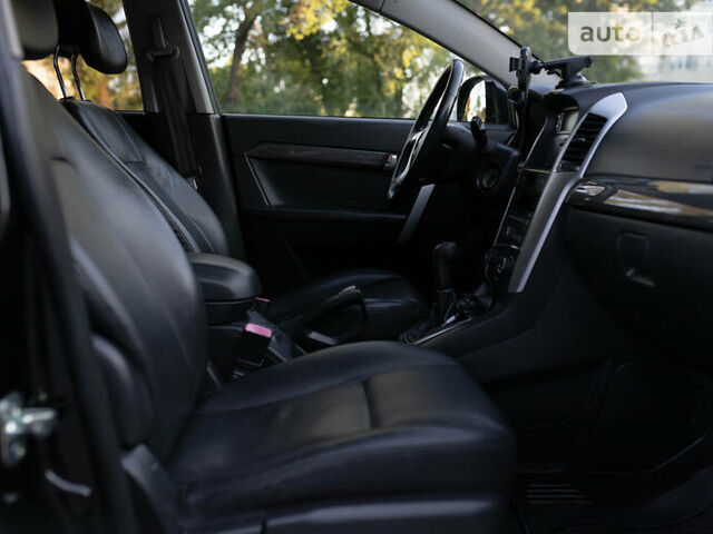 Черный Шевроле Каптива, объемом двигателя 2 л и пробегом 216 тыс. км за 8500 $, фото 25 на Automoto.ua