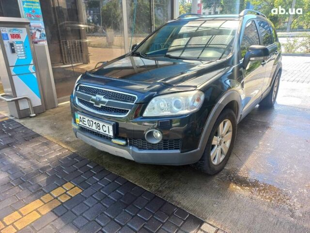 Черный Шевроле Каптива, объемом двигателя 2.4 л и пробегом 180 тыс. км за 8000 $, фото 3 на Automoto.ua