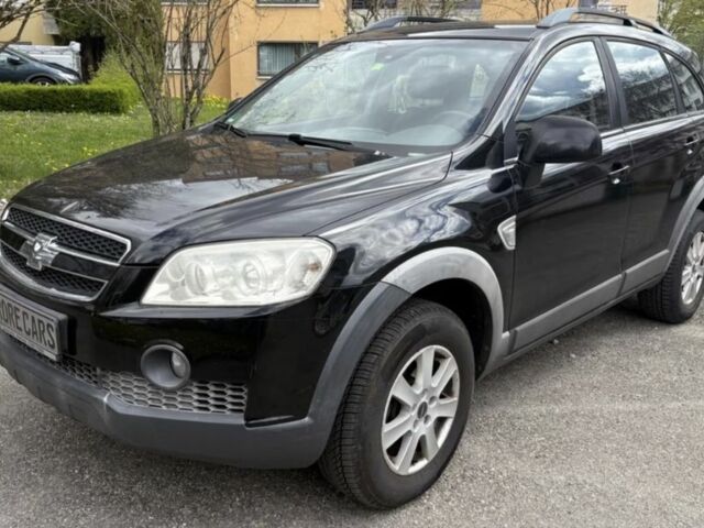 Черный Шевроле Каптива, объемом двигателя 2 л и пробегом 265 тыс. км за 4450 $, фото 1 на Automoto.ua