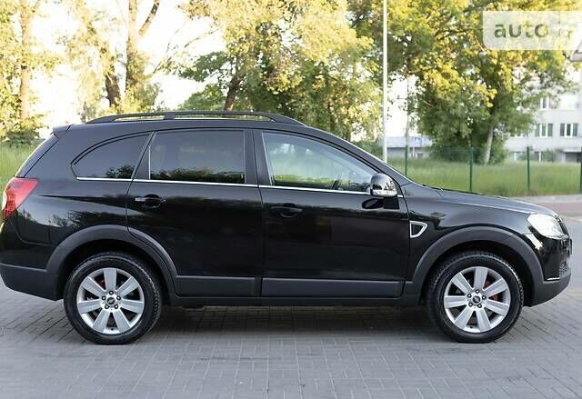 Черный Шевроле Каптива, объемом двигателя 2 л и пробегом 216 тыс. км за 8500 $, фото 17 на Automoto.ua