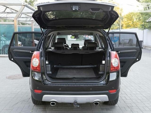 Черный Шевроле Каптива, объемом двигателя 2 л и пробегом 216 тыс. км за 8500 $, фото 37 на Automoto.ua