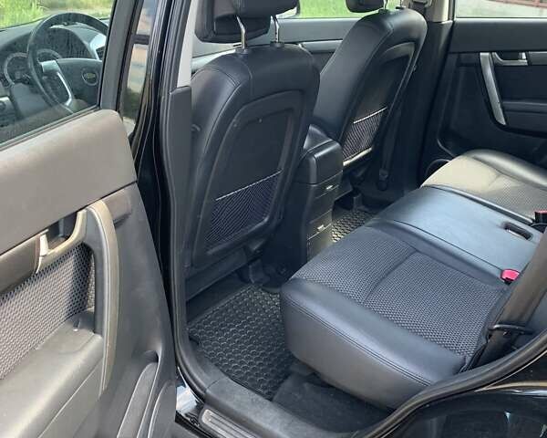 Черный Шевроле Каптива, объемом двигателя 1.99 л и пробегом 166 тыс. км за 8600 $, фото 14 на Automoto.ua