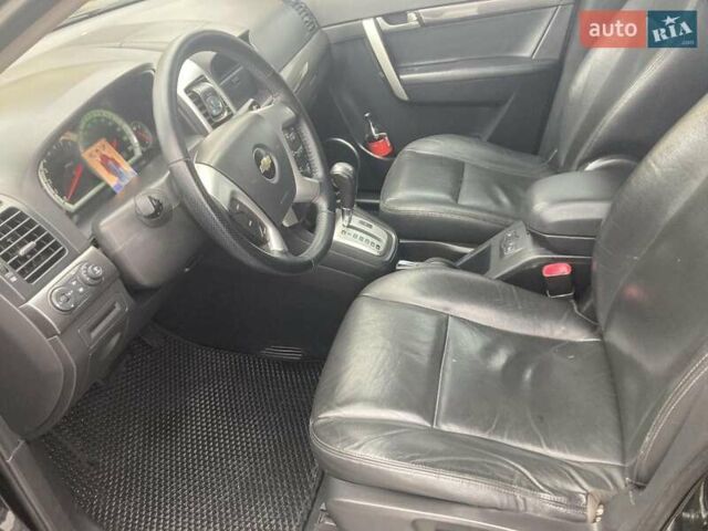 Чорний Шевроле Каптіва, об'ємом двигуна 2.4 л та пробігом 153 тис. км за 8000 $, фото 7 на Automoto.ua