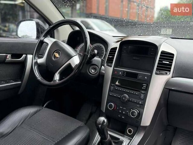 Черный Шевроле Каптива, объемом двигателя 2.41 л и пробегом 184 тыс. км за 8900 $, фото 18 на Automoto.ua