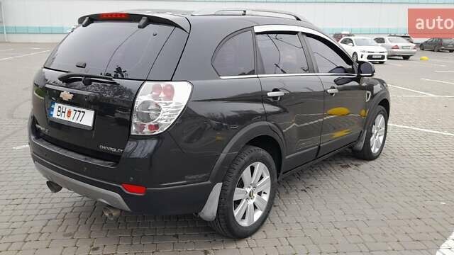 Черный Шевроле Каптива, объемом двигателя 2 л и пробегом 79 тыс. км за 7999 $, фото 5 на Automoto.ua