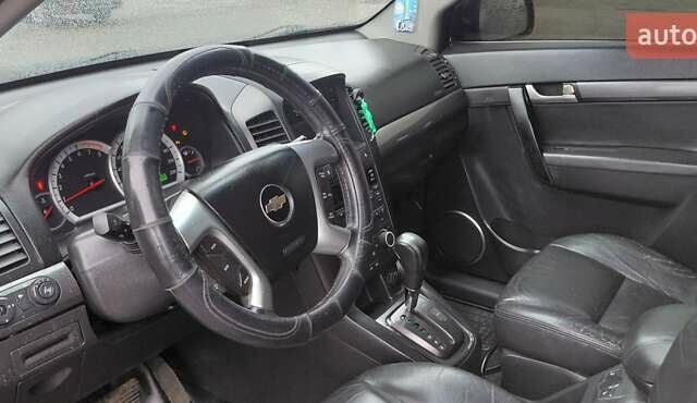 Черный Шевроле Каптива, объемом двигателя 2.4 л и пробегом 247 тыс. км за 5650 $, фото 8 на Automoto.ua