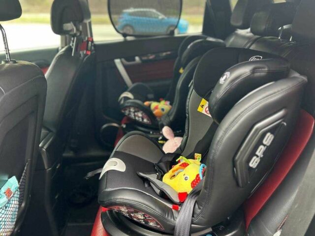 Черный Шевроле Каптива, объемом двигателя 2 л и пробегом 177 тыс. км за 9500 $, фото 19 на Automoto.ua