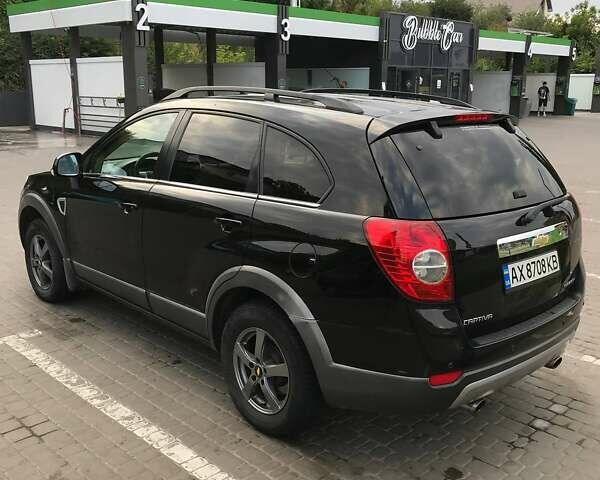 Чорний Шевроле Каптіва, об'ємом двигуна 2 л та пробігом 240 тис. км за 8950 $, фото 2 на Automoto.ua