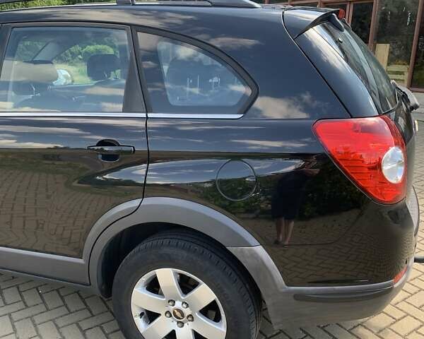 Черный Шевроле Каптива, объемом двигателя 1.99 л и пробегом 166 тыс. км за 8600 $, фото 12 на Automoto.ua