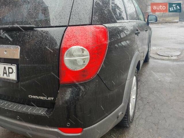 Черный Шевроле Каптива, объемом двигателя 2.4 л и пробегом 180 тыс. км за 8000 $, фото 3 на Automoto.ua