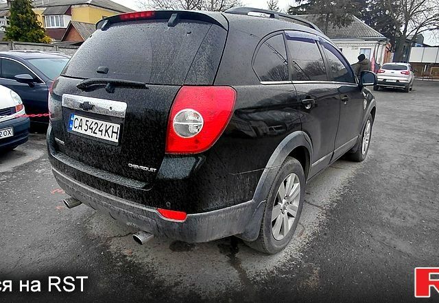 Черный Шевроле Каптива, объемом двигателя 2.4 л и пробегом 237 тыс. км за 5600 $, фото 5 на Automoto.ua