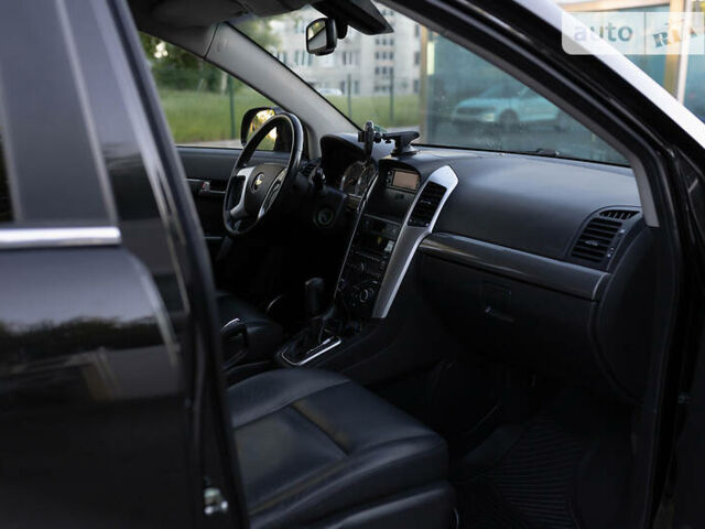 Черный Шевроле Каптива, объемом двигателя 2 л и пробегом 216 тыс. км за 8500 $, фото 24 на Automoto.ua