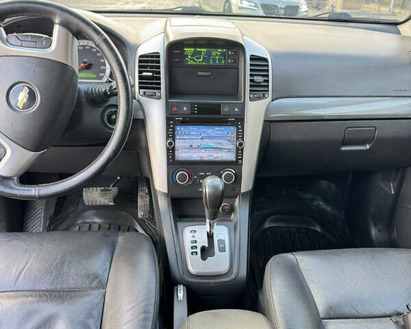 Черный Шевроле Каптива, объемом двигателя 2 л и пробегом 236 тыс. км за 8000 $, фото 2 на Automoto.ua