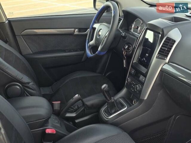 Чорний Шевроле Каптіва, об'ємом двигуна 2.4 л та пробігом 150 тис. км за 7999 $, фото 18 на Automoto.ua