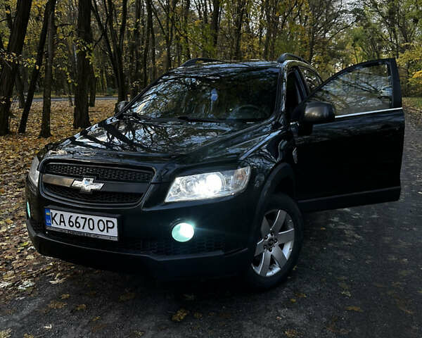 Черный Шевроле Каптива, объемом двигателя 2.4 л и пробегом 205 тыс. км за 8000 $, фото 7 на Automoto.ua