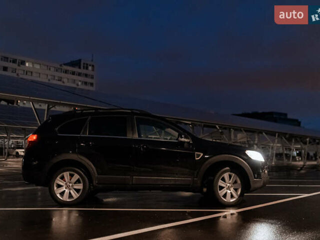 Черный Шевроле Каптива, объемом двигателя 2 л и пробегом 216 тыс. км за 8500 $, фото 8 на Automoto.ua