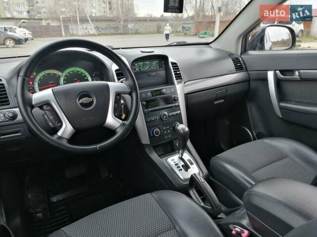Чорний Шевроле Каптіва, об'ємом двигуна 2 л та пробігом 212 тис. км за 9450 $, фото 44 на Automoto.ua