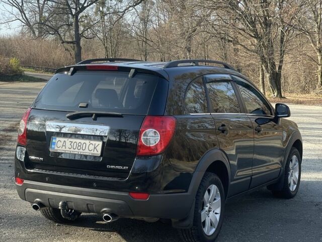 Черный Шевроле Каптива, объемом двигателя 2 л и пробегом 245 тыс. км за 10450 $, фото 4 на Automoto.ua