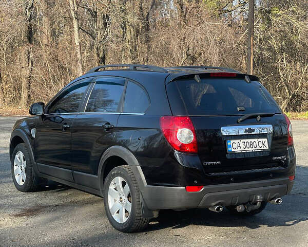 Черный Шевроле Каптива, объемом двигателя 1.99 л и пробегом 240 тыс. км за 10450 $, фото 5 на Automoto.ua