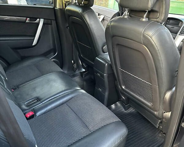 Черный Шевроле Каптива, объемом двигателя 2.4 л и пробегом 205 тыс. км за 8000 $, фото 24 на Automoto.ua