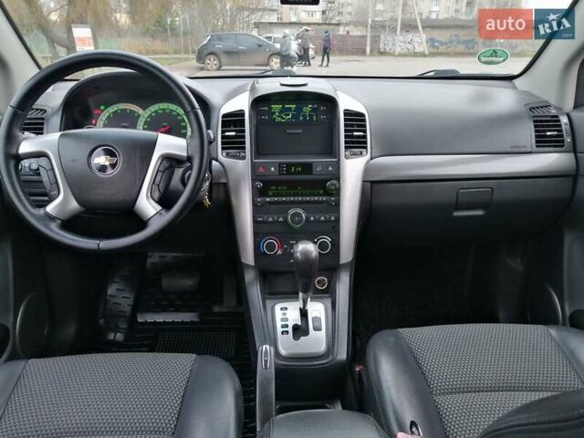 Чорний Шевроле Каптіва, об'ємом двигуна 2 л та пробігом 212 тис. км за 9450 $, фото 57 на Automoto.ua