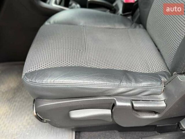 Черный Шевроле Каптива, объемом двигателя 2.41 л и пробегом 184 тыс. км за 8900 $, фото 11 на Automoto.ua