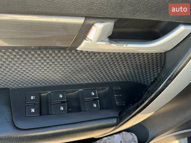 Чорний Шевроле Каптіва, об'ємом двигуна 2.4 л та пробігом 267 тис. км за 7900 $, фото 6 на Automoto.ua