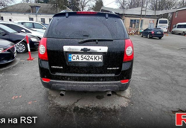 Черный Шевроле Каптива, объемом двигателя 2.4 л и пробегом 237 тыс. км за 5600 $, фото 3 на Automoto.ua
