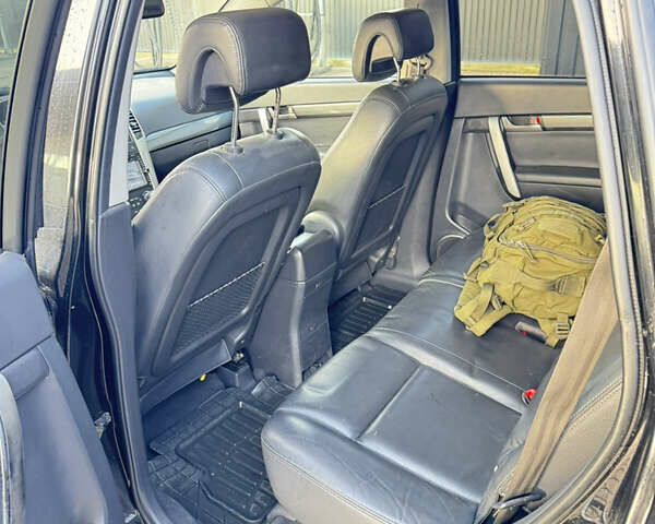 Черный Шевроле Каптива, объемом двигателя 2 л и пробегом 236 тыс. км за 8000 $, фото 3 на Automoto.ua