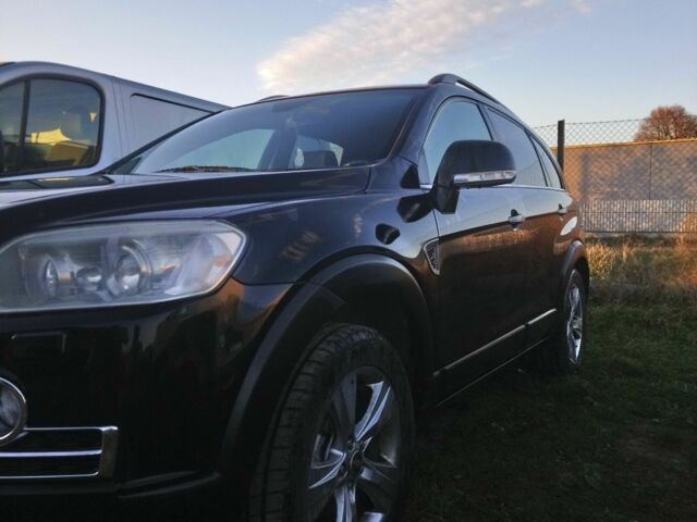 Черный Шевроле Каптива, объемом двигателя 2 л и пробегом 250 тыс. км за 5000 $, фото 3 на Automoto.ua