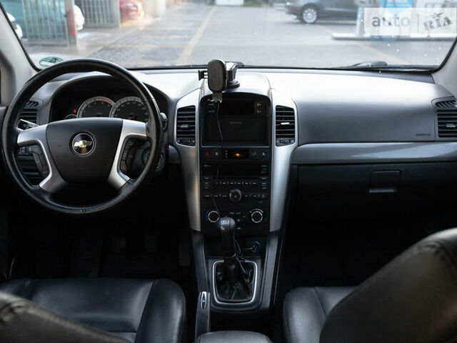 Черный Шевроле Каптива, объемом двигателя 2 л и пробегом 216 тыс. км за 8500 $, фото 39 на Automoto.ua