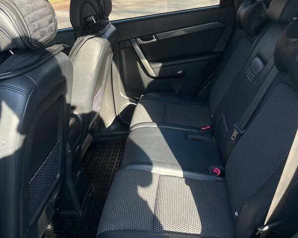 Черный Шевроле Каптива, объемом двигателя 1.99 л и пробегом 240 тыс. км за 10450 $, фото 7 на Automoto.ua